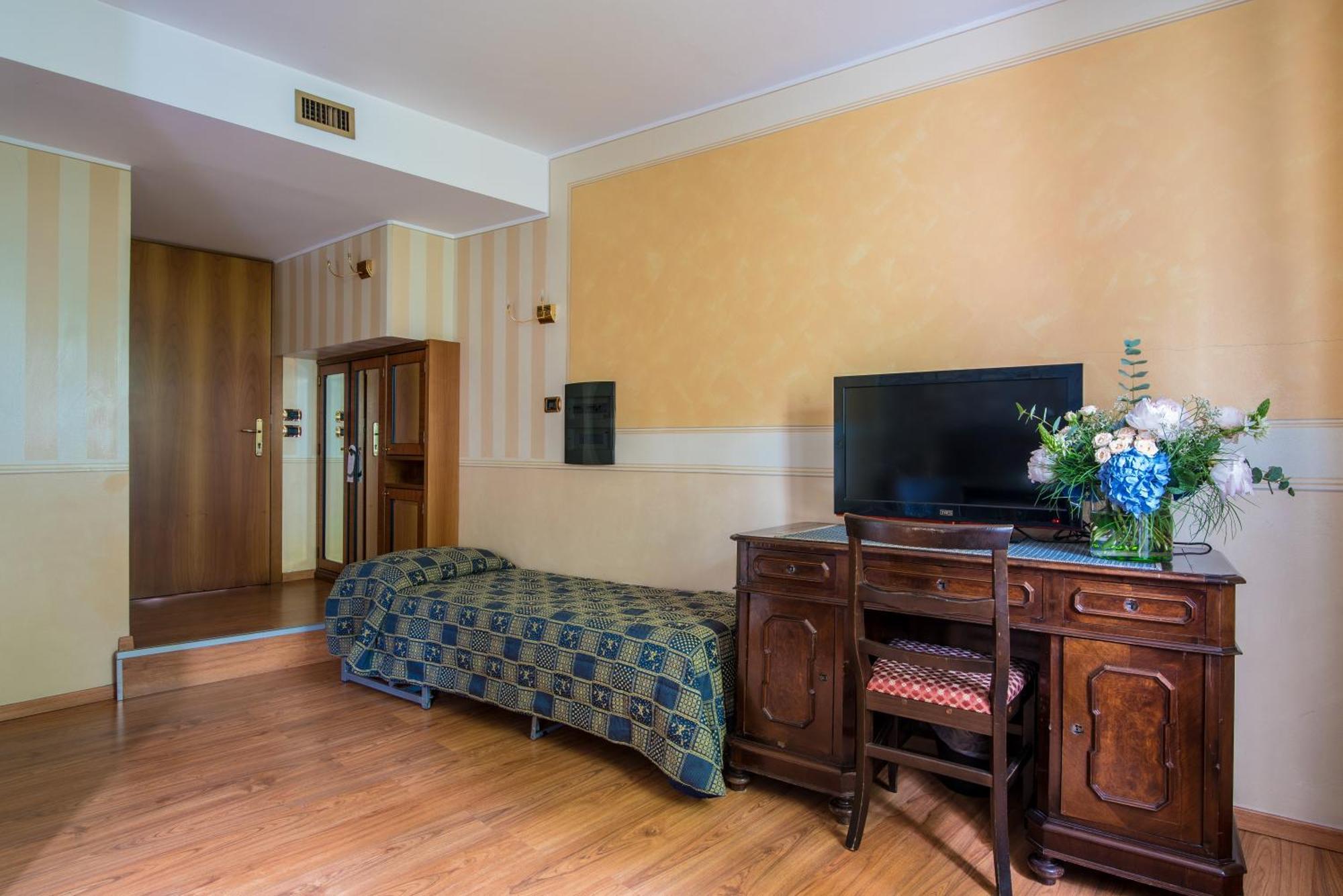סויאנו דל לאגו Hotel Porta Del Sole מראה חיצוני תמונה