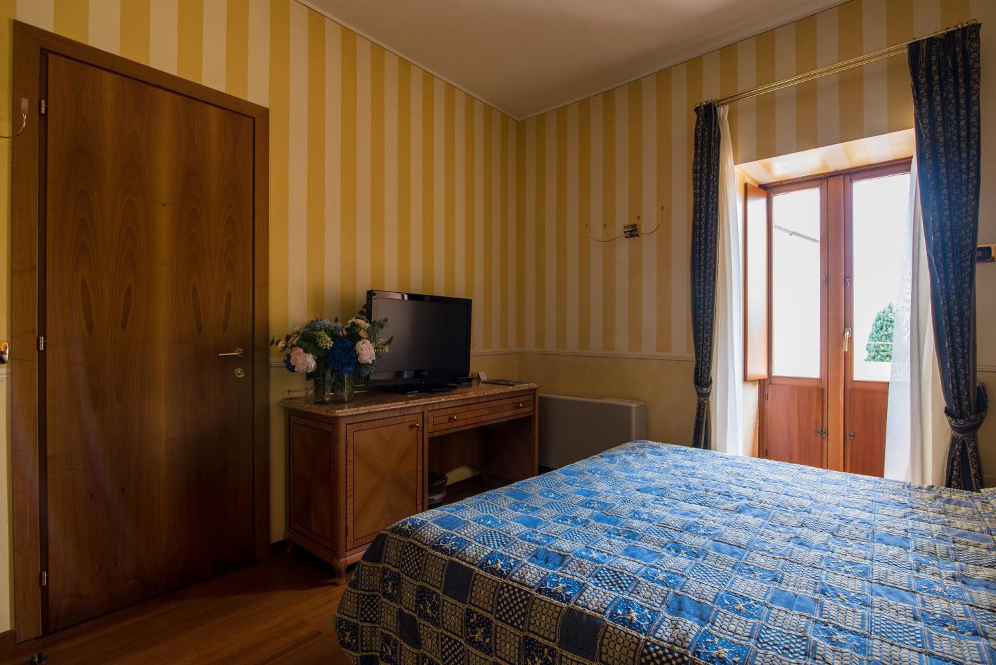 סויאנו דל לאגו Hotel Porta Del Sole מראה חיצוני תמונה