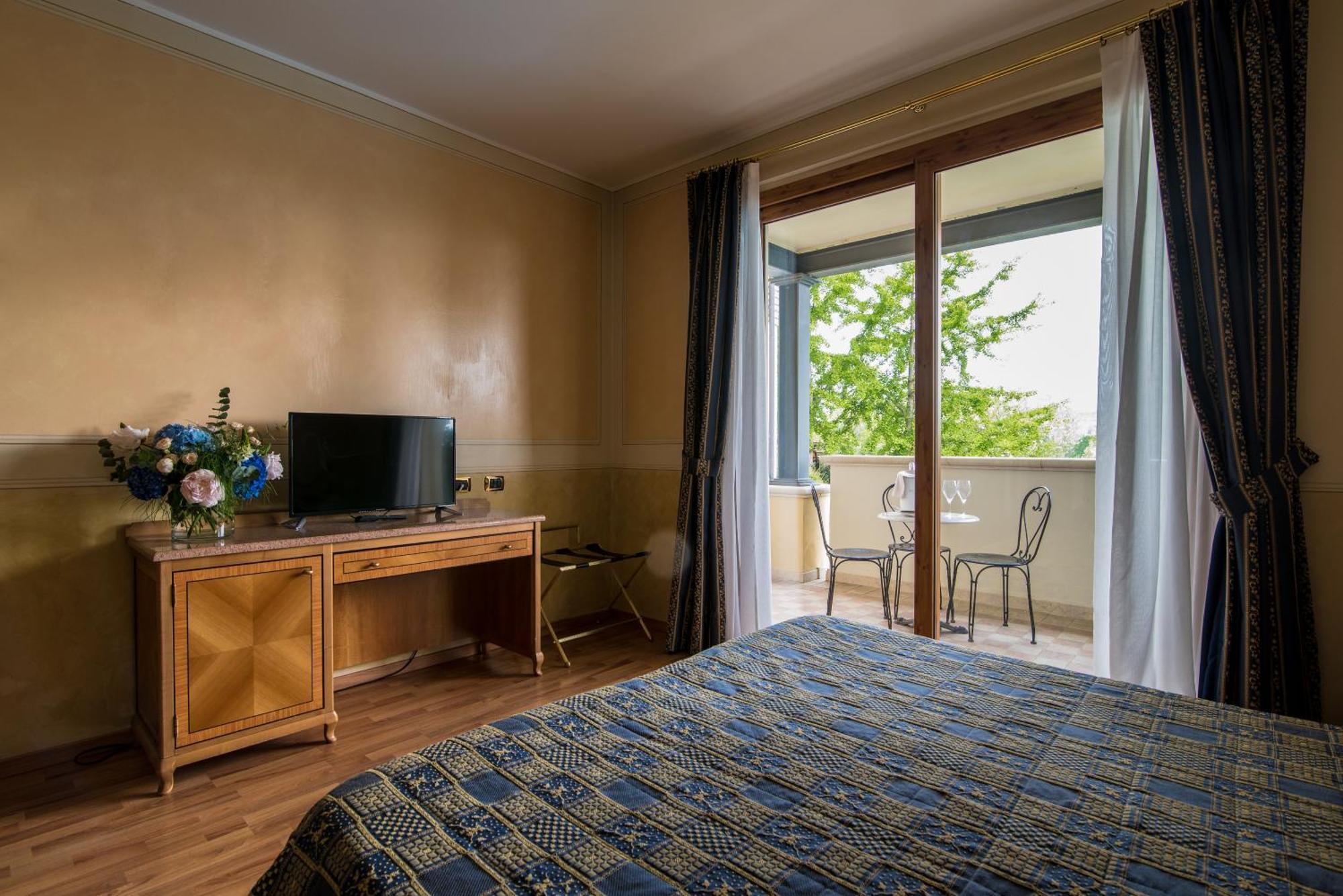 סויאנו דל לאגו Hotel Porta Del Sole מראה חיצוני תמונה
