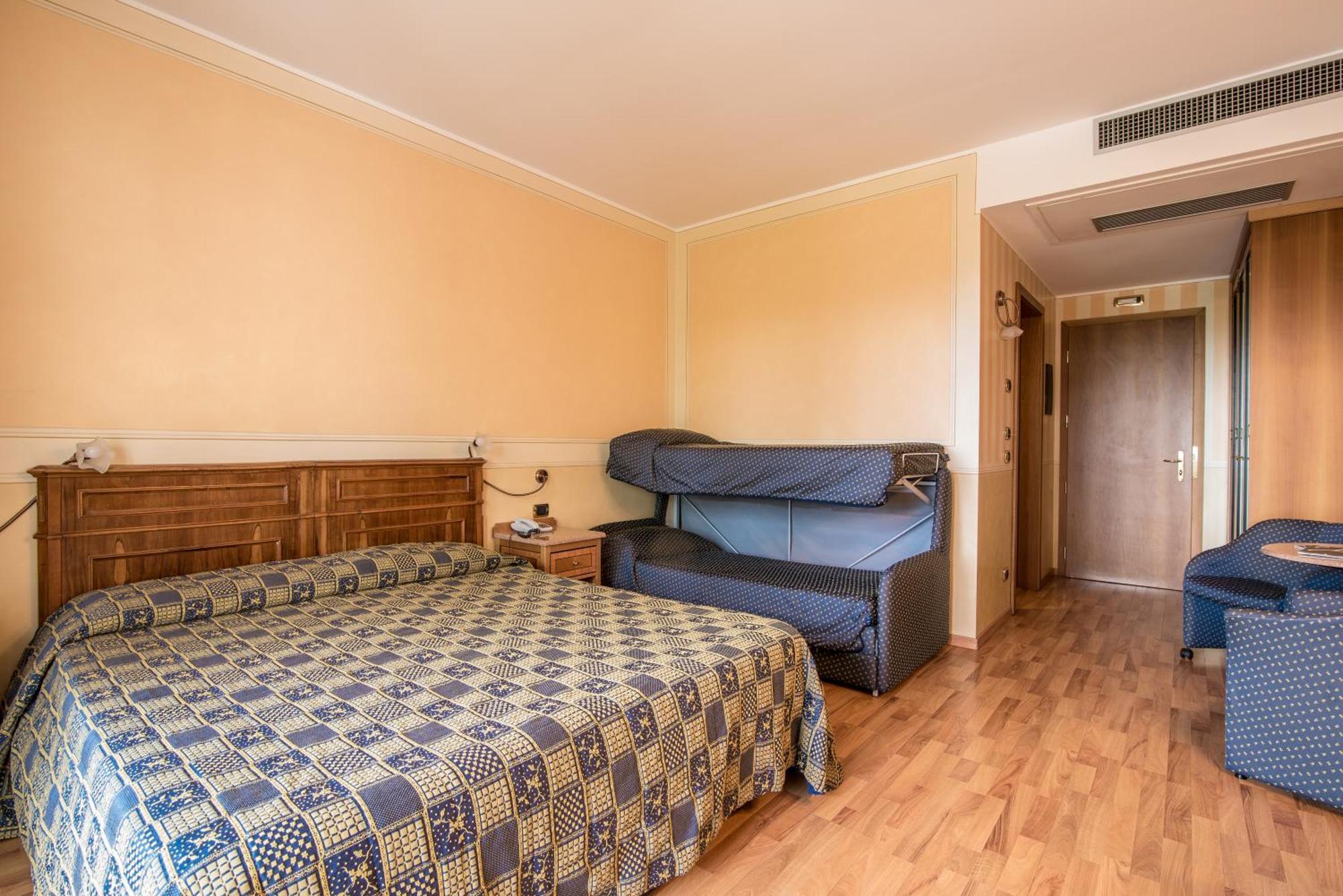 סויאנו דל לאגו Hotel Porta Del Sole מראה חיצוני תמונה