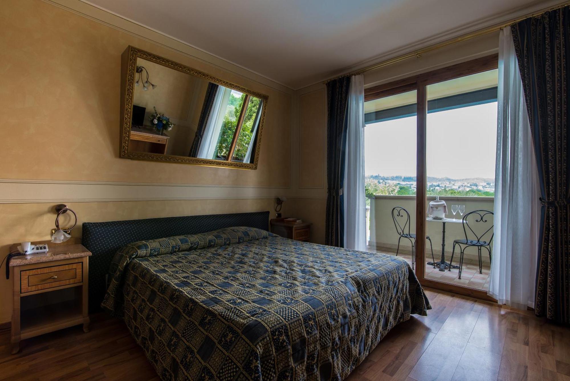 סויאנו דל לאגו Hotel Porta Del Sole מראה חיצוני תמונה