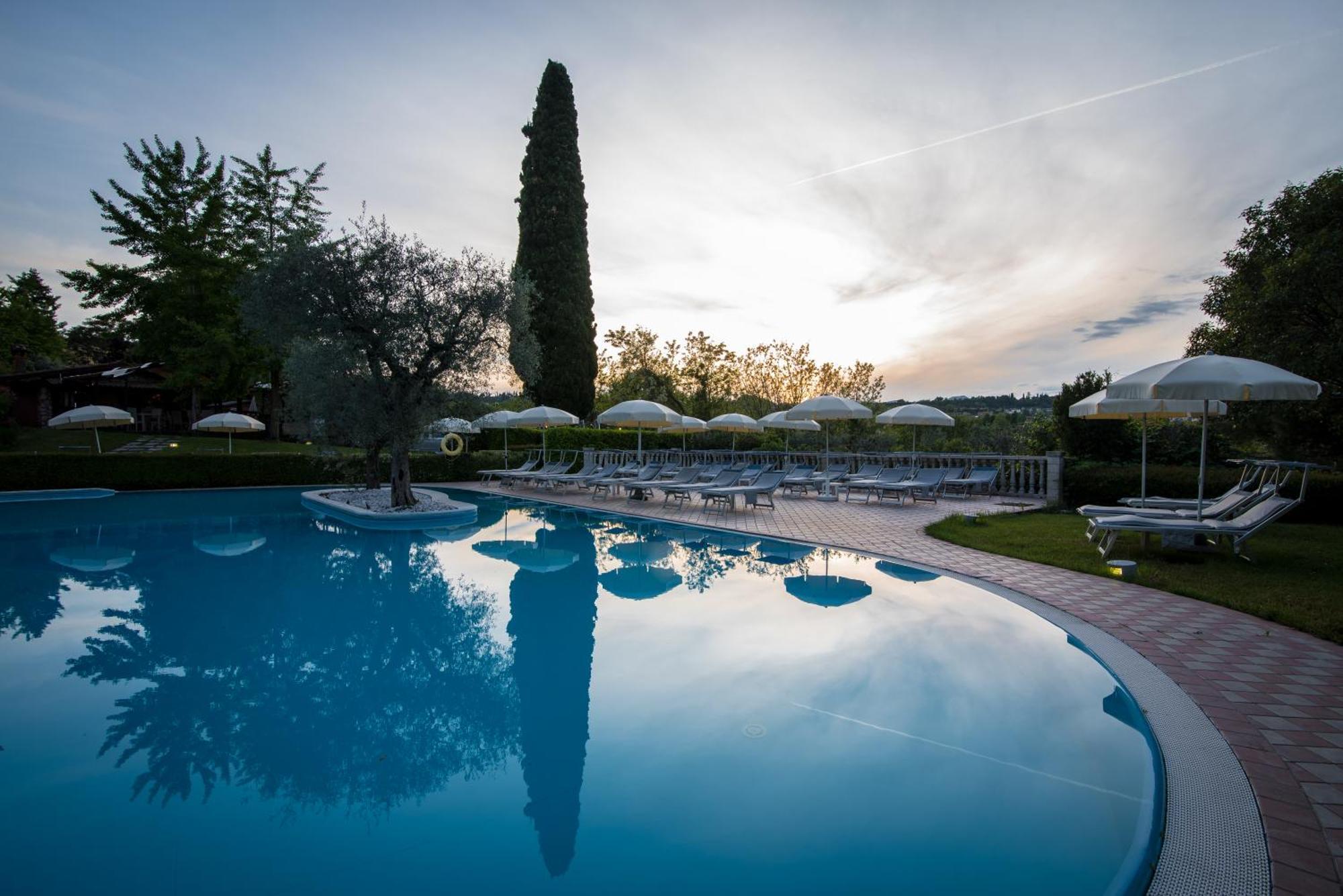סויאנו דל לאגו Hotel Porta Del Sole מראה חיצוני תמונה