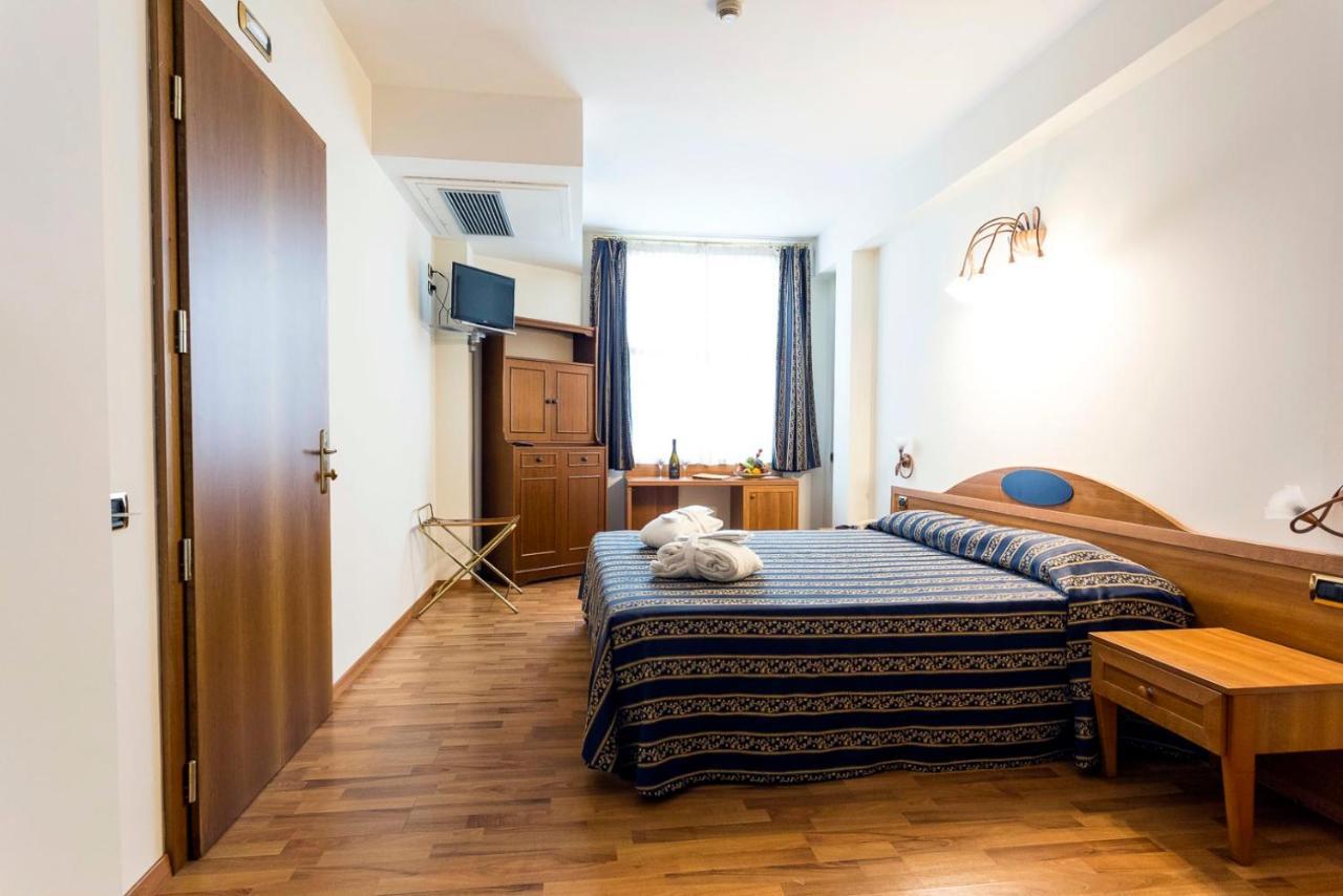סויאנו דל לאגו Hotel Porta Del Sole מראה חיצוני תמונה