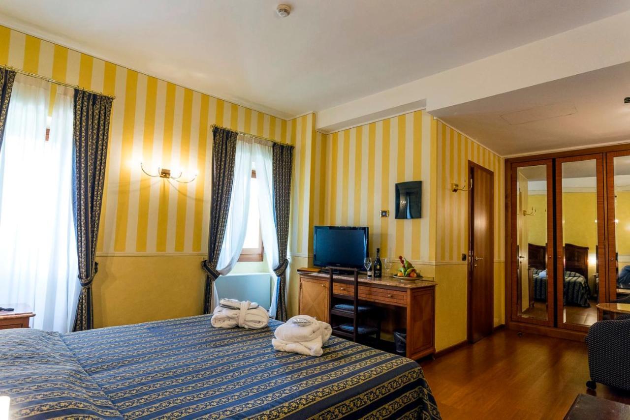 סויאנו דל לאגו Hotel Porta Del Sole מראה חיצוני תמונה
