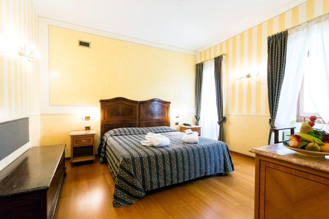 סויאנו דל לאגו Hotel Porta Del Sole מראה חיצוני תמונה